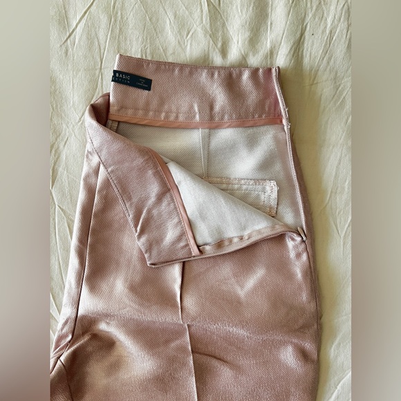 Metallic Cropped Pants - Picture 3 of 3